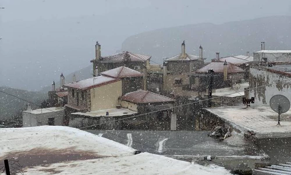 Κρήτη: Άνοιξη με τσουχτερό κρύο και χιόνια - Απίστευτες εικόνες